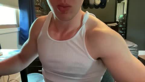 Snapshot of daddygmoney6969 chatting on May 19, 2026, 12:33 pm daddygmoney6969 online show from May 19, 2026, 12:33 pm