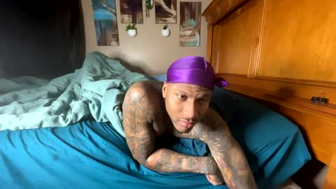 Snapshot of daddyjanimal chatting on December 15, 2024, 10:39 am sexy tatted king bbc online show from December 15, 2024, 10:39 am