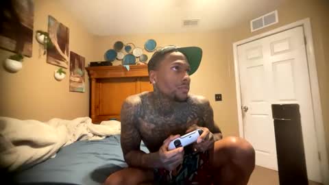 Snapshot of daddyjanimal chatting on April 1, 2026, 8:39 pm sexy tatted king bbc online show from April 1, 2026, 8:39 pm
