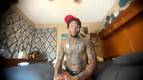 Snapshot of daddyjanimal chatting on April 21, 2026, 1:42 am sexy tatted king bbc online show from April 21, 2026, 1:42 am