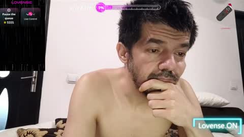 daddynextdoor86 online show from April 8, 2026, 5:07 am