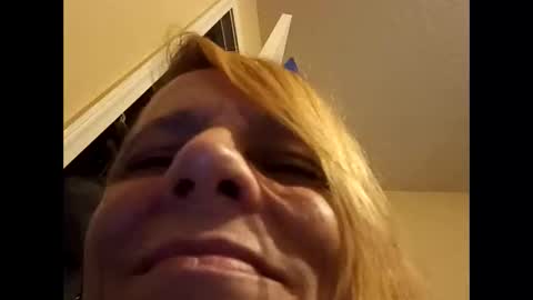 Snapshot of daddysmasterpiece19751973 chatting on November 2, 2025, 8:28 am daddysmasterpiece19751973 online show from November 2, 2025, 8:28 am