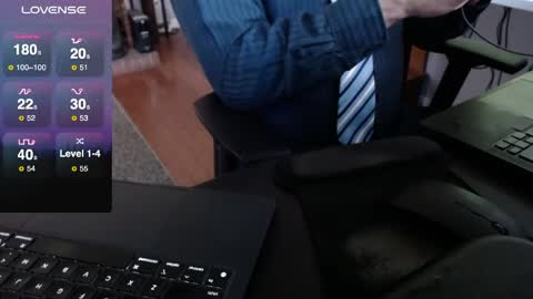 Snapshot of dadssecret69 chatting on April 28, 2026, 1:27 pm DadsSecret online show from April 28, 2026, 1:27 pm