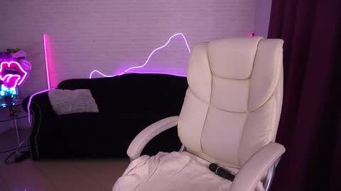 Snapshot of daenerys_daen chatting on September 20, 2025, 7:42 am daenerys_daen online show from September 20, 2025, 7:42 am