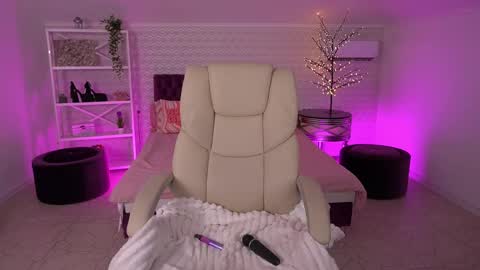 daenerys_daen online show from May 29, 2026, 2:37 pm