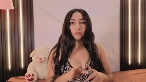 daeneryssnow_ online show from May 18, 2026, 1:50 pm