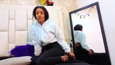 daffnelewis online show from January 7, 2026, 11:23 am