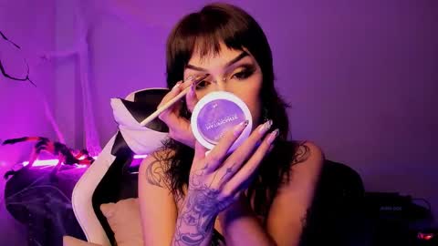 Dafne online show from October 15, 2025, 5:24 pm