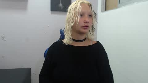 Dafne online show from April 21, 2026, 12:55 pm