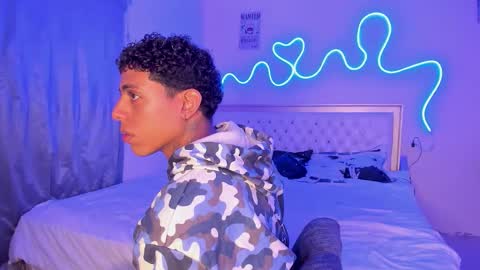 Snapshot of dafnezahiraa_ chatting on October 5, 2025, 8:40 pm dafnezahiraa  online show from October 5, 2025, 8:40 pm