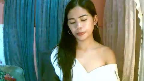 Snapshot of dahlia_123 chatting on April 7, 2026, 11:10 am Im Dahlia online show from April 7, 2026, 11:10 am