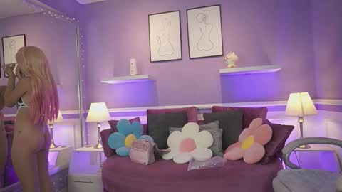 Snapshot of dahliagraey chatting on February 17, 2026, 11:40 am Dahlia Grey online show from February 17, 2026, 11:40 am