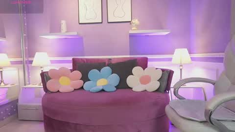 Snapshot of dahliagraey chatting on March 23, 2026, 11:36 am Dahlia Grey online show from March 23, 2026, 11:36 am