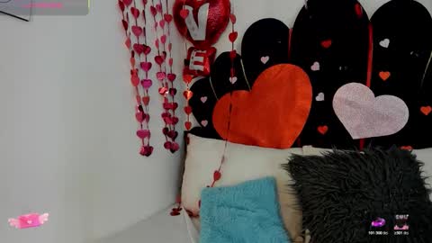 Dahlialee online show from February 12, 2026, 12:44 pm