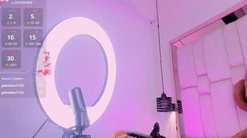 Daia Ortiz  online show from October 21, 2025, 7:47 pm