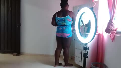 Daiisha.. online show from April 16, 2026, 8:31 pm