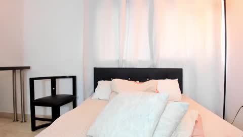 Daila Smith  online show from March 9, 2025, 6:43 pm