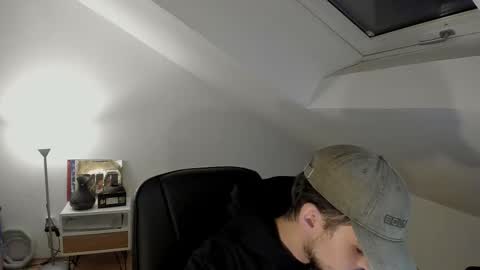 Daimon  online show from October 28, 2025, 1:20 am