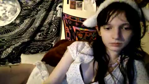 Snapshot of daintydarlingxoxo chatting on February 21, 2025, 9:54 pm DaintyDarling online show from February 21, 2025, 9:54 pm