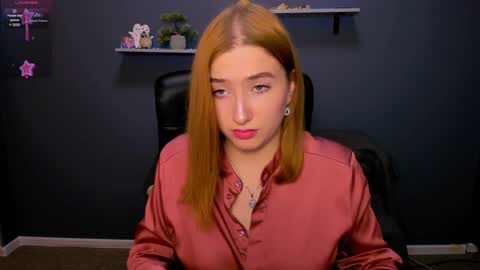 Little Di online show from December 9, 2024, 7:18 pm