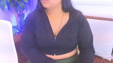 Snapshot of daisy_price chatting on July 17, 2026, 10:44 am Daisy Price online show from July 17, 2026, 10:44 am