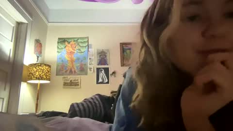 DaisyB3 online show from December 28, 2024, 6:28 am