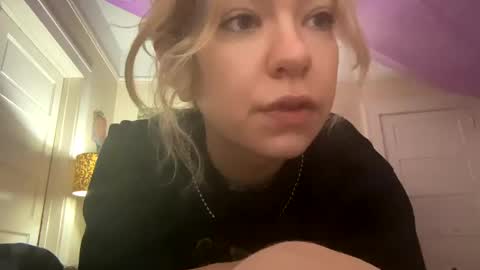 DaisyB3 online show from December 31, 2024, 10:23 pm