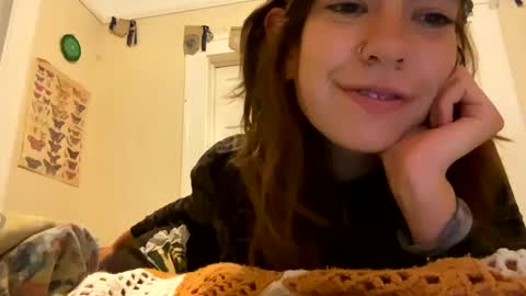 DaisyB3 online show from September 14, 2025, 6:23 am