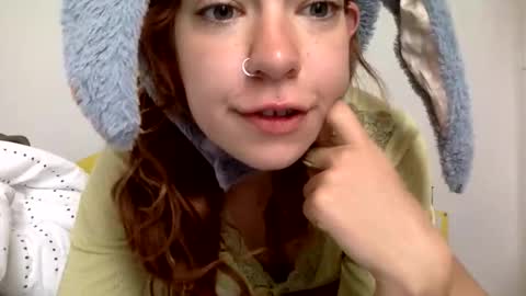 DaisyB3 online show from October 31, 2025, 12:28 pm