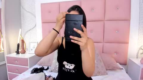 Mariana online show from December 17, 2025, 12:22 pm