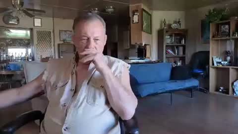 dakit online show from October 4, 2025, 7:34 pm