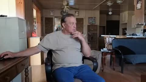 Snapshot of dakit2 chatting on April 22, 2026, 7:48 pm dakit online show from April 22, 2026, 7:48 pm