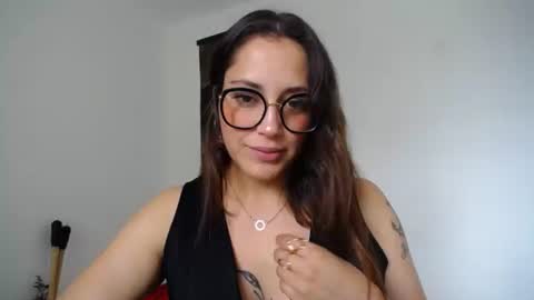 IG  dakotasofiaa online show from March 2, 2026, 7:54 pm