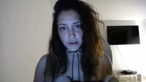 IG  dakotasofiaa online show from May 14, 2026, 12:17 am