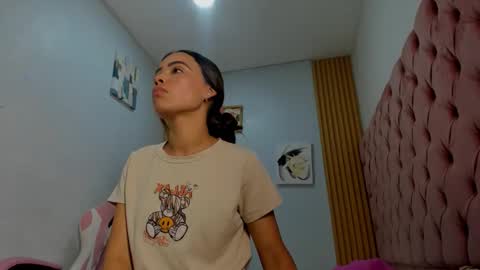 Snapshot of dakota_x18 chatting on October 15, 2025, 9:15 pm dakota_x18 online show from October 15, 2025, 9:15 pm