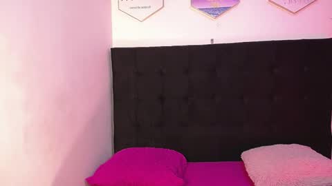 Daakota  online show from March 19, 2026, 12:20 pm