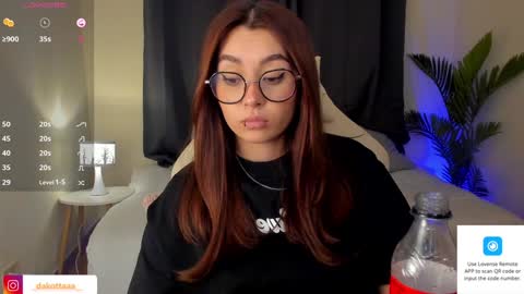 dakottaa__ online show from December 19, 2024, 2:12 am