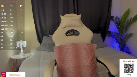 dakottaa__ online show from January 19, 2025, 1:32 am