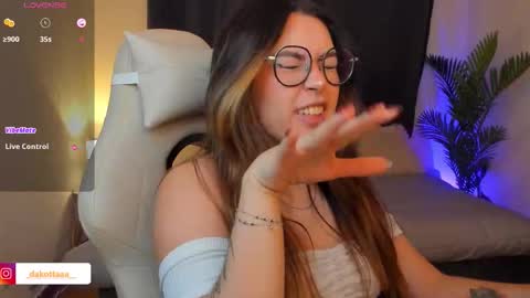 Snapshot of dakottaa__ chatting on February 3, 2026, 11:43 pm dakottaa__ online show from February 3, 2026, 11:43 pm