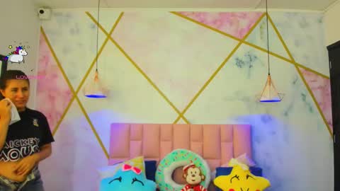 Liz online show from November 17, 2025, 12:44 pm