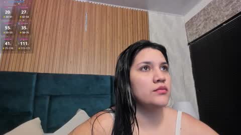 Snapshot of dalia_alissa chatting on February 14, 2026, 12:02 pm Violeta online show from February 14, 2026, 12:02 pm
