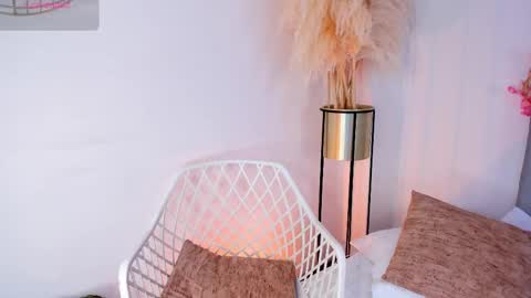 Dalyla online show from November 10, 2025, 12:48 pm