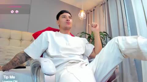 DAMIAN online show from October 17, 2025, 10:29 am