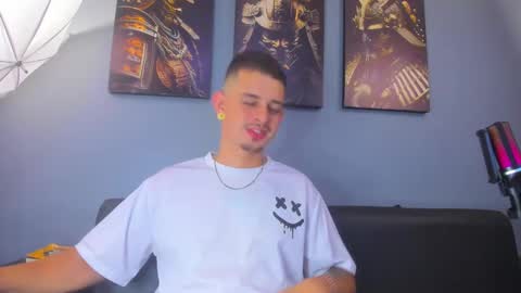 Snapshot of damian__oliver chatting on February 20, 2026, 5:48 am Damian Oliver online show from February 20, 2026, 5:48 am