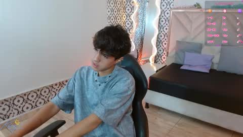 damian_tay online show from April 18, 2026, 11:47 am