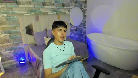 damian_tay online show from April 26, 2026, 11:52 am