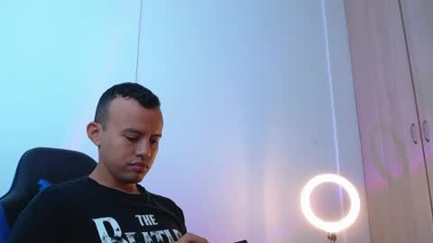 Snapshot of damian_wish chatting on April 15, 2026, 12:01 pm Damian Wish online show from April 15, 2026, 12:01 pm