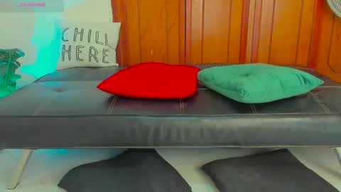 Kary-- independent model Schedule 0530am-1000am colombian time online show from December 15, 2024, 11:23 am