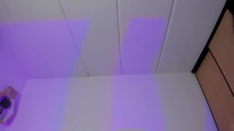 Criss online show from March 9, 2025, 3:32 am