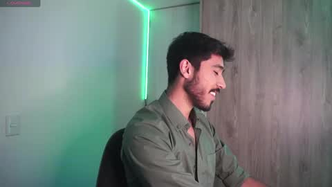 Snapshot of damon_frost chatting on January 8, 2025, 10:58 pm damon_frost online show from January 8, 2025, 10:58 pm